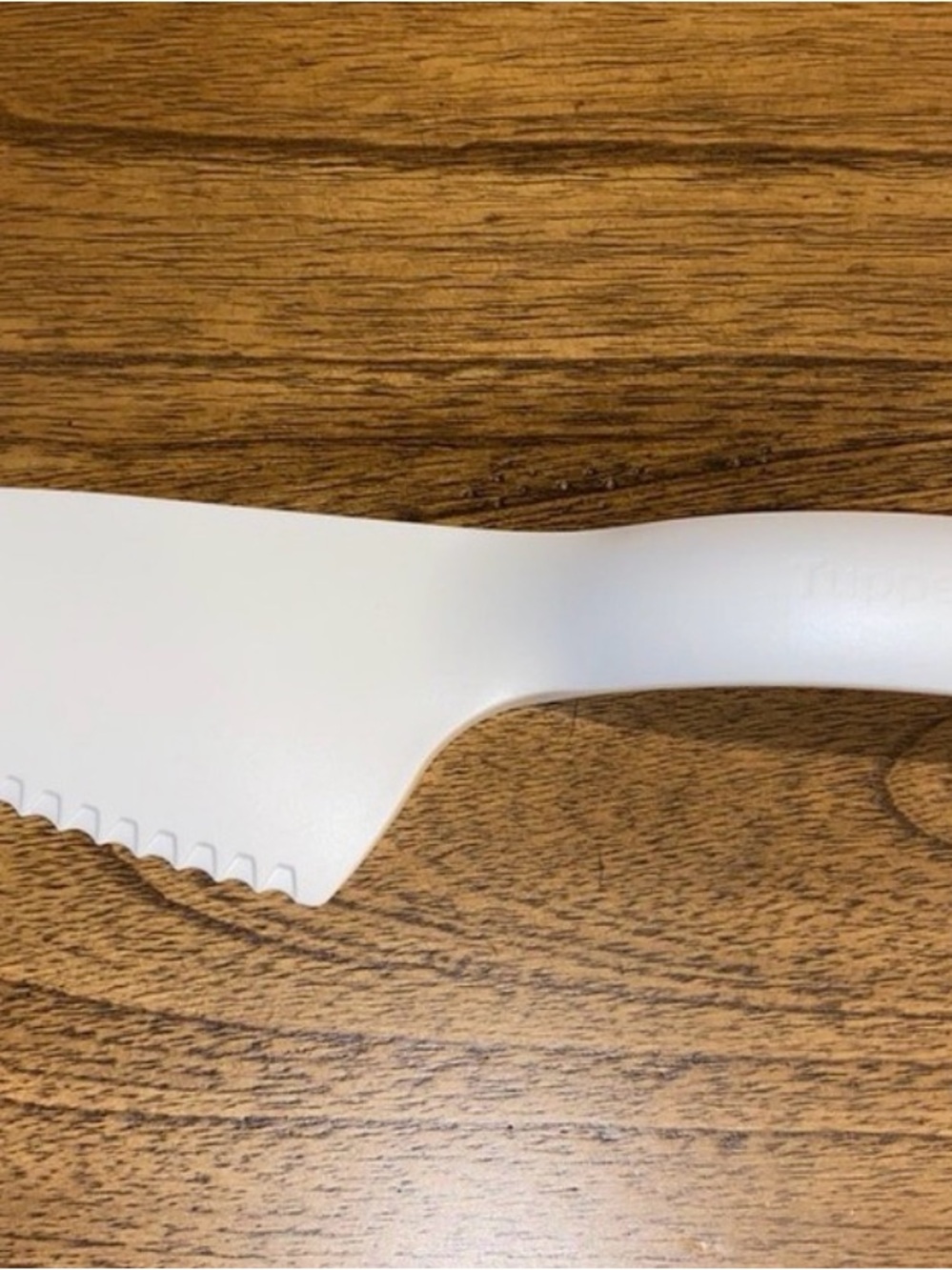 Tupperware White Serrated Cut and Serve Pie cutters. Lot of 15. New